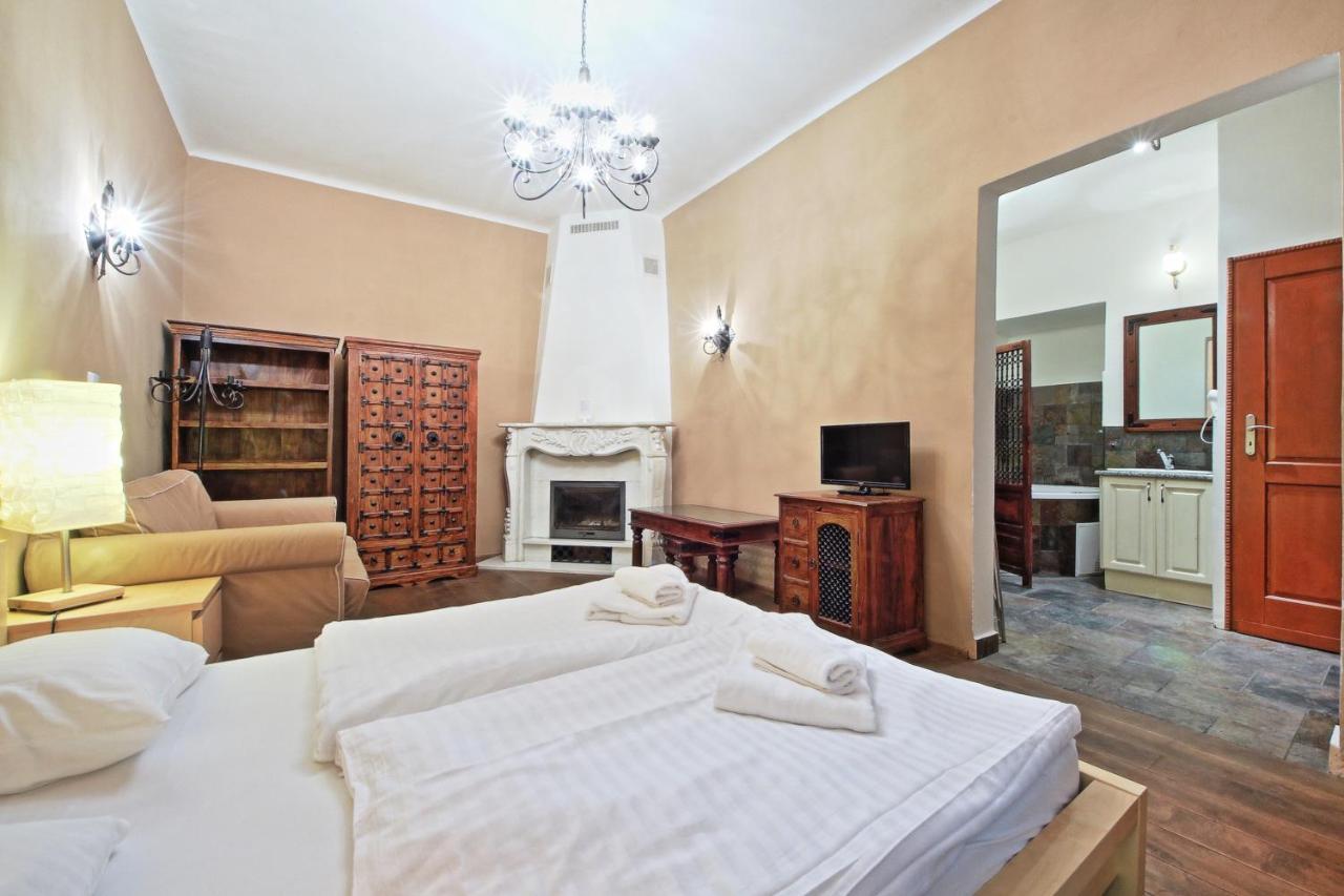 Rose Antique Apartment Praga Esterno foto